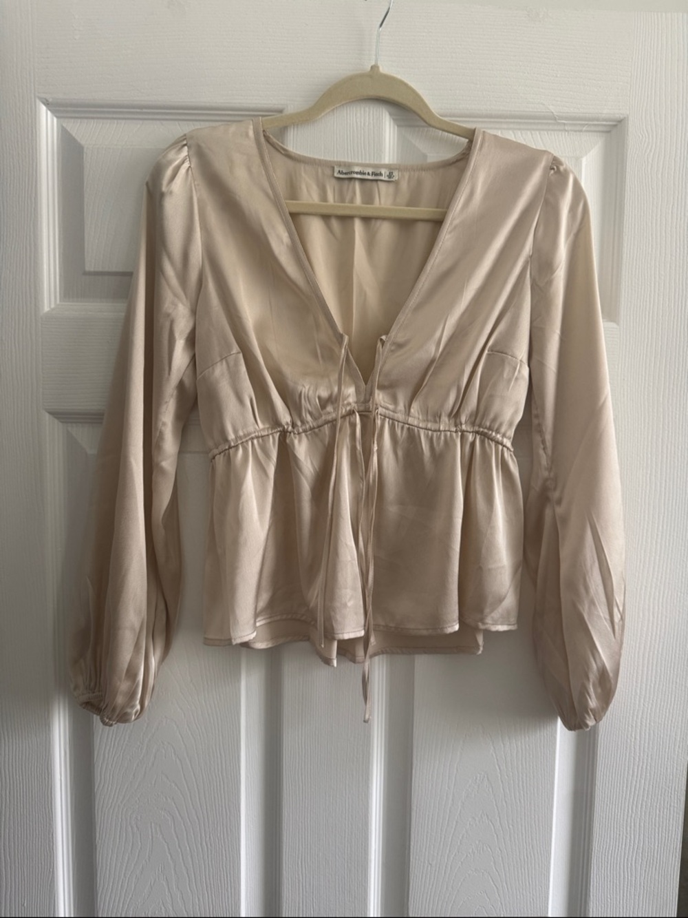 Abercrombie & Fitch Champagne Satin V-Neck Peasant Blouse